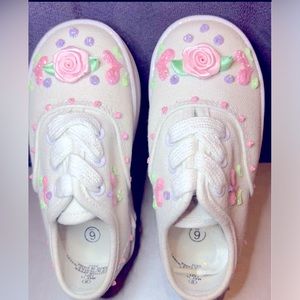 SPARKLY GLITTERY FLOWER & HEART DESIGN TODDLER SNEAKERS size 6 NEW